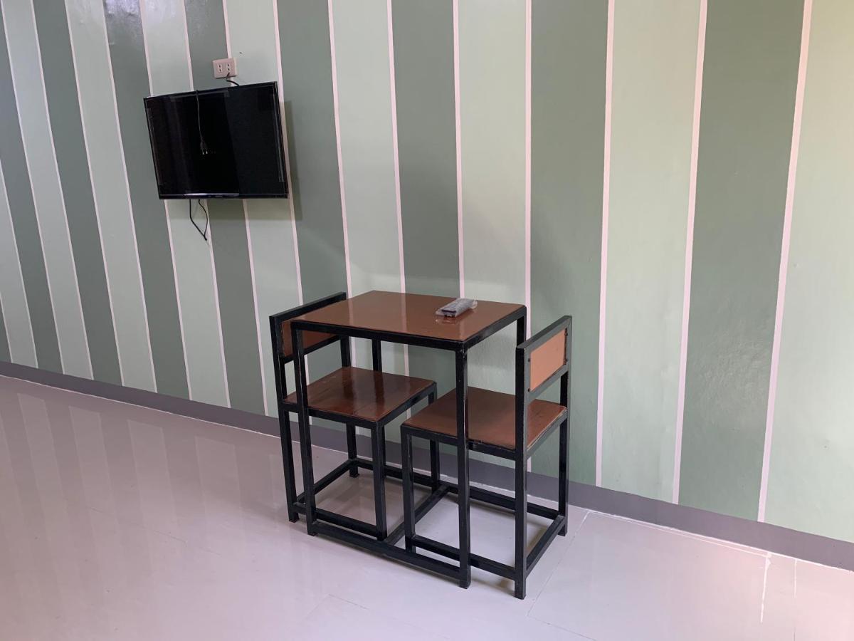 Beinte Singko de Marso Apartments Candon Exterior foto
