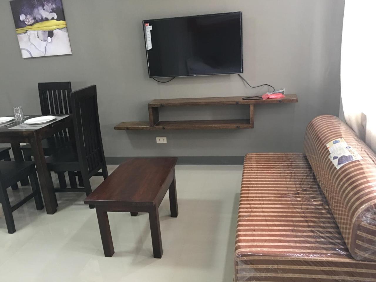 Beinte Singko de Marso Apartments Candon Exterior foto